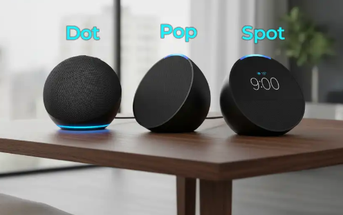 Echo Spot, Dot ou Pop lado a lado em mesa moderna comparando os melhores dispositivos Alexa em 2026