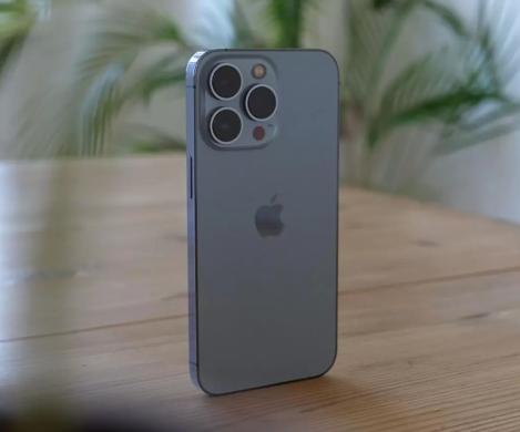 iPhone 17 custo-benefício 2026 em destaque com design moderno e tela avançada em ambiente claro